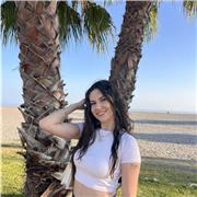 Soy Carmen, una persona paciente, responsable y entusiasta, con ganas de ayudar a crecer a niños de primaria